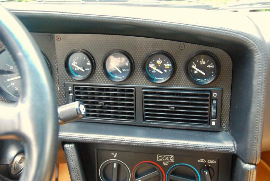 Детали интерьера Alfa Romeo S.Z. (526) 1992 года  (фото 53 из 65)